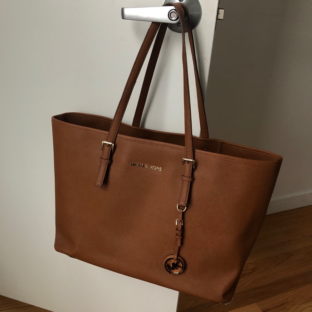 Michael Kors Jet Set Tote Bag
